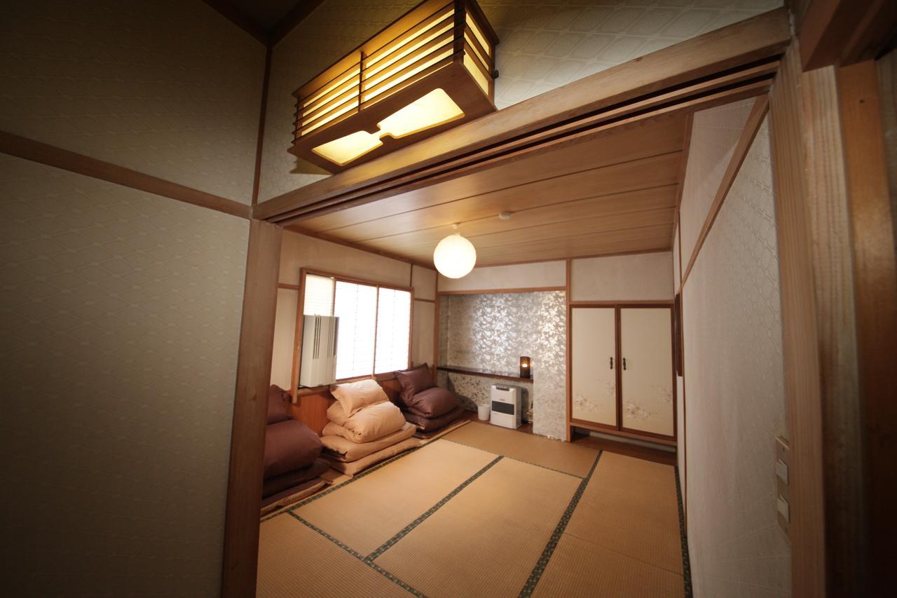 The Takayama Station Hostel Exteriör bild